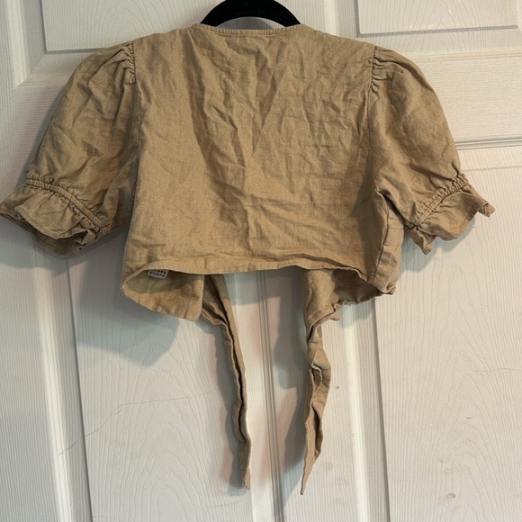 Forever 21 size small women’s tan crop top - Picture 3 of 4